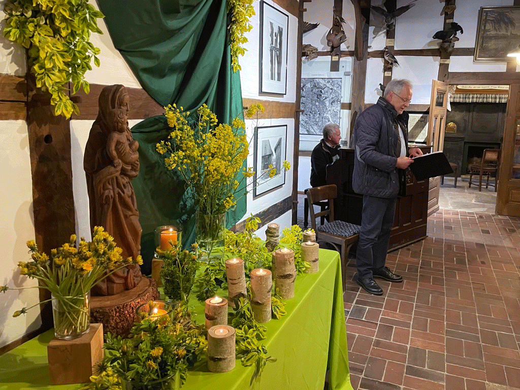 Maiandacht im Heimathaus mit Ewald Brünen und 